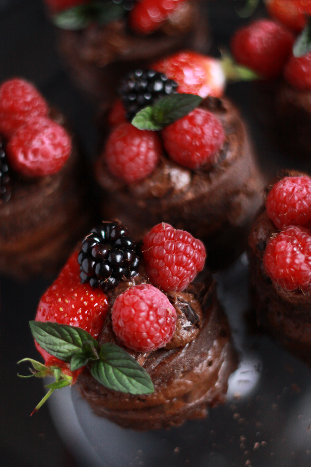 Mini-Layer-cake-mousse-au-chocolat-fruits-rouges4