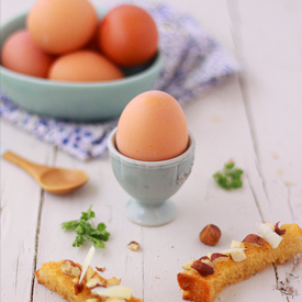Oeuf-a-la-coque,-mouillettes-aux-noisettes_AP